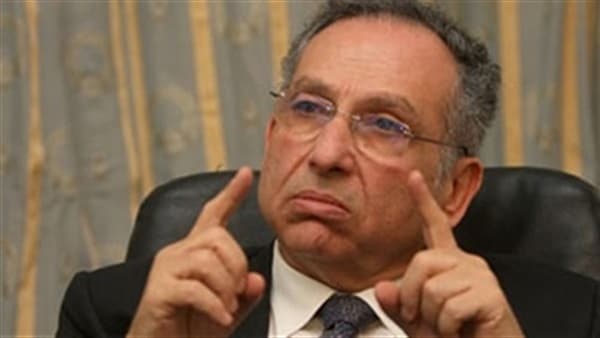 ممدوح حمزة يرد على السيسى : ليست ثورة يناير