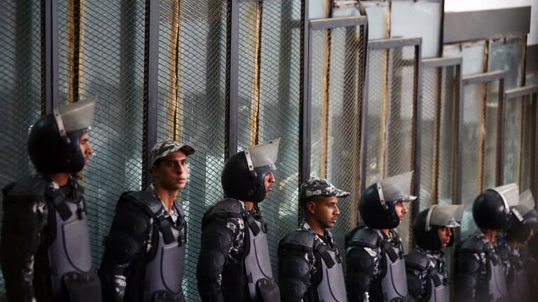 قرار قضائي جديد بحق محمد الأمين المتهم بالإتجار بالبشر والتعدي على فتيات من داري أيتام أسسهما