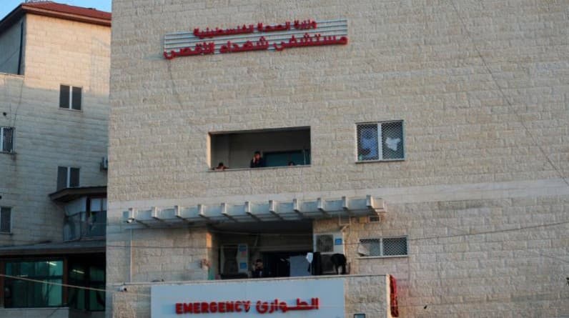 الاحتلال "الإسرائيلي" يقصف أسوار مستشفى شهداء الأقصى للمرة الـ12
