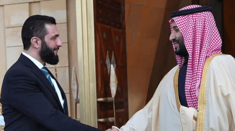 ولي العهد السعودي يتلقى اتصالًا من الرئيس السوري ويؤكد رفض الاعتداءات الإسرائيلية ودعم السلم الأهلي