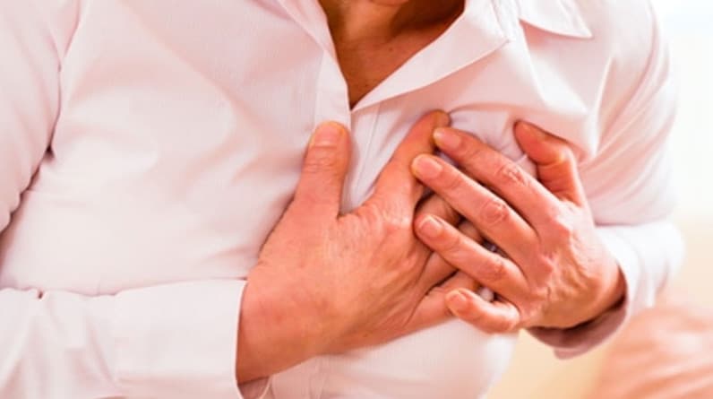 ضيق التنفس والدوخة المفاجئة.. أبرز أعراض خفقان القلب