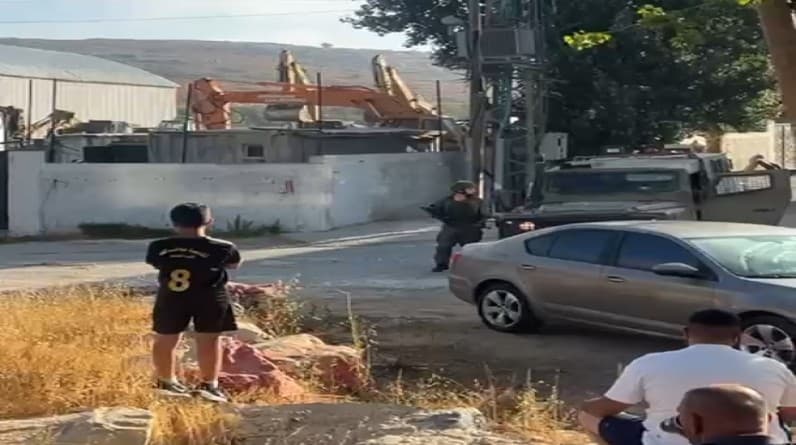 الاحتلال يعتقل 14 صيادًا من شاطئ غزة في ظل المجاعة والحصار البحري الخانق