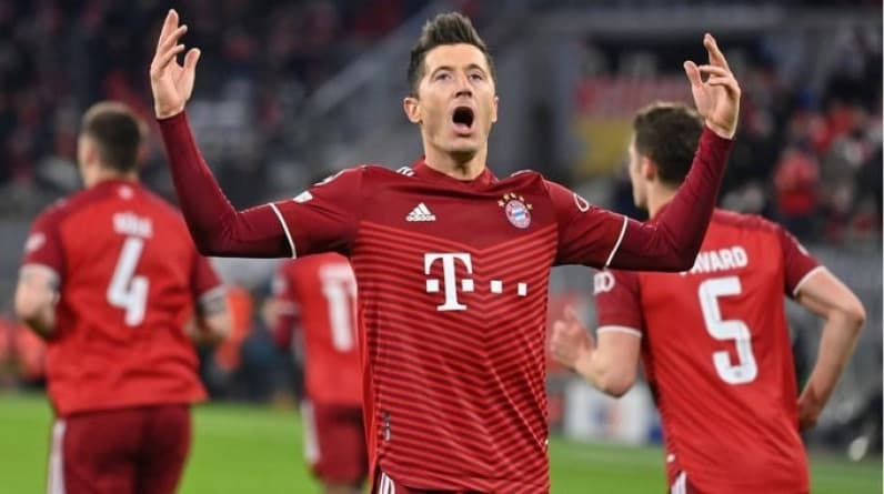 أخيراً.. ليفاندوفسكي في قميص برشلونة