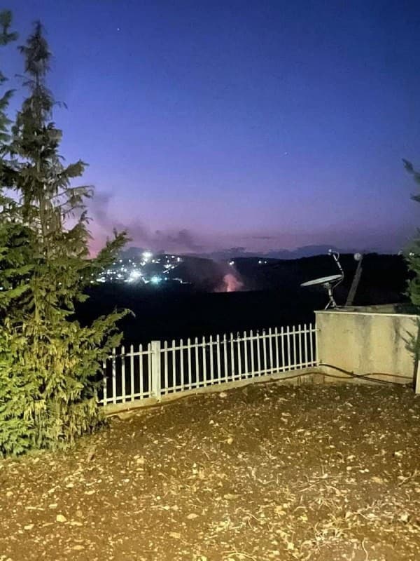 ما الدوافع وراء إطلاق إسرائيل قنابل إنارة بين رميش وبنت جبيل؟