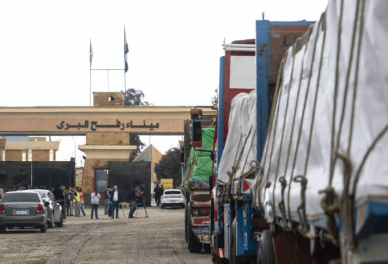 معبر رفح والمساعدات