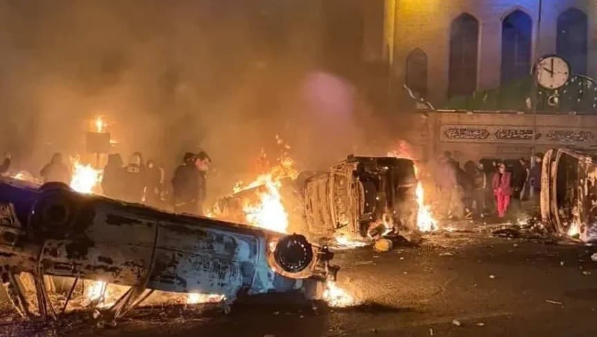 صورة نشرتها شبكة 'إيران إنترناشيونال' لجانب من الاحتجاجات في إيران. 10 يناير 2026 - إيران إنترناشيونال