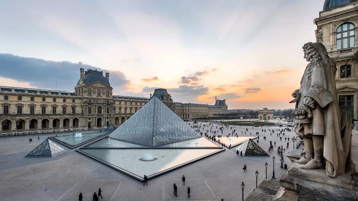 متحف اللوفر في باريس يواجه أكبر عملية احتيال. - louvre.fr