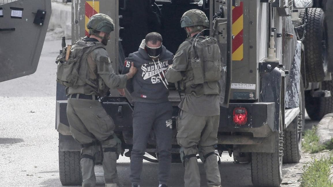 اعتقالات في الضفة واستشهاد شاب في القدس على يد المستوطنين