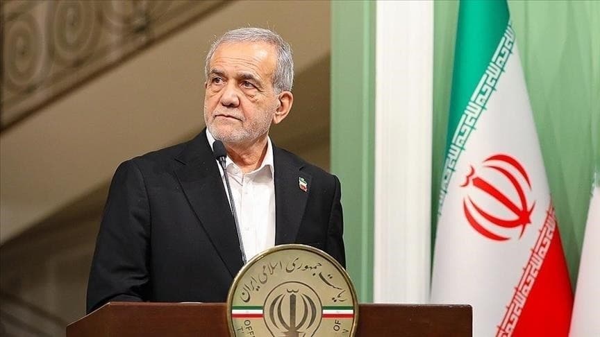 إيران تنفي إصابة الرئيس بزشكيان إثر العدوان الأمريكي - الإسرائيلي