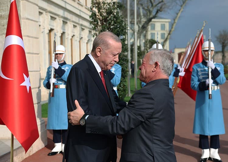 أردوغان يستقبل العاهل الأردني في إسطنبول