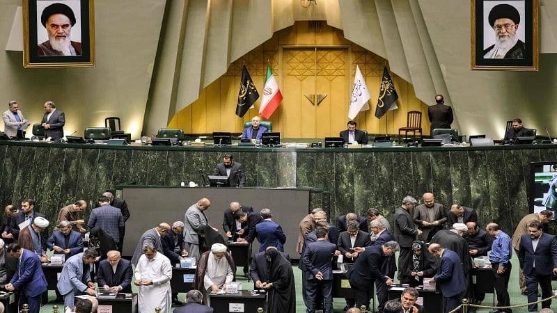 جلسة غير علنية للبرلمان الإيراني بحضور وزير الخارجية عباس عراقجي لبحث مسار المفاوضات مع الولايات المتحدة الأمريكية