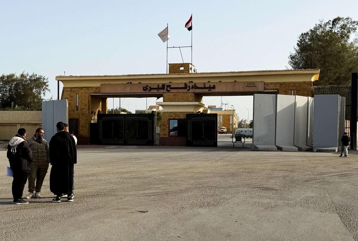 معبر رفح بين "شريان الحياة" و"أداة الضغط".. غزة تحت الحصار والنار