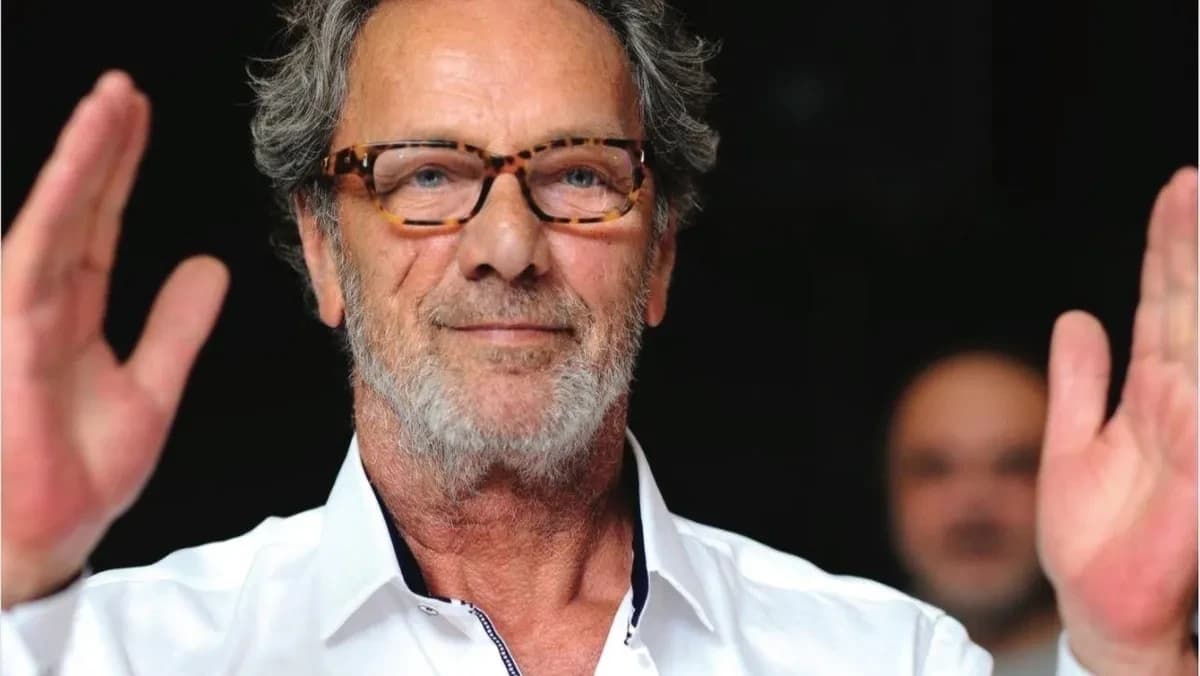الفنان والسينمائي الفلسطيني الراحل محمد بكري - wafa.ps