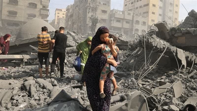 بعد سنوات من الحرب والتدمير والحصار، تبدو غزة وكأنها تقف على الحد الفاصل بين البقاء والانهيار