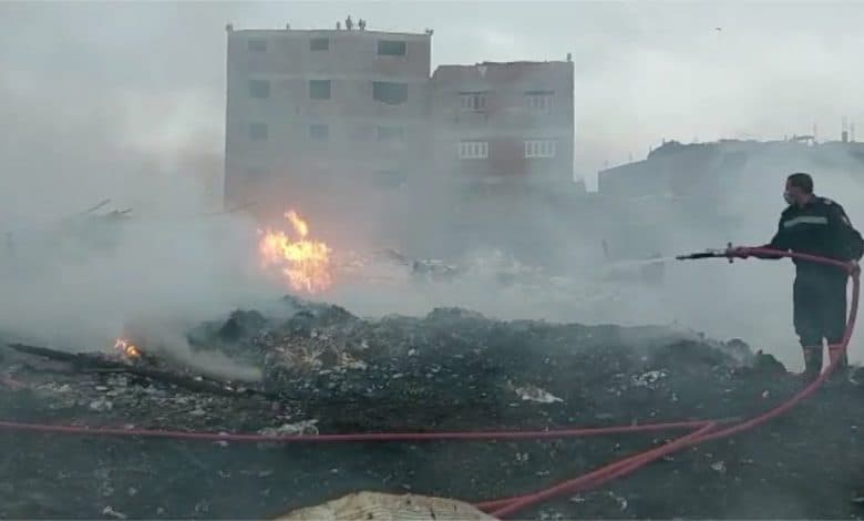 مصر : حريق هائل يتسبب بخسائر “فادحة” في الجيزة