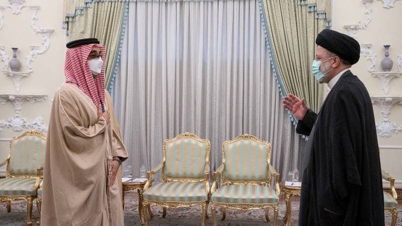 قناة “12” العبرية : أبوظبي تعارض الخيار العسكري ضد إيران رغم اتفاق التطبيع