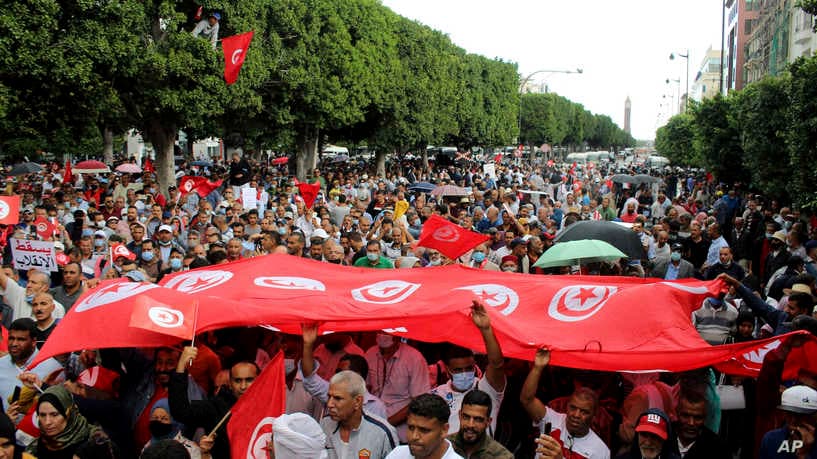 14 يناير.. مسار ثورة تونسية غير مكتملة