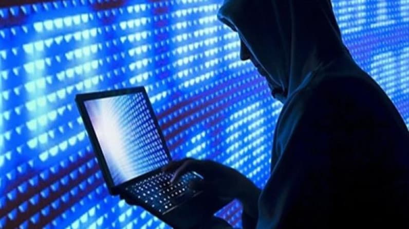 بعد منصة FBC.. خبير اقتصادي يكشف طرق اجتذاب الضحايا