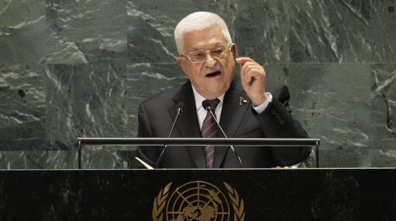 عباس: أرفض ماحدث يوم 7 أكتوبر.. وأدعو الفصائل الفلسطينية لتسليم سلاحها