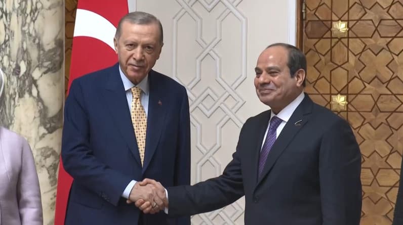 أردوغان خلال لقائه السيسي: تناولنا الأوضاع في ليبيا والسودان والصومال