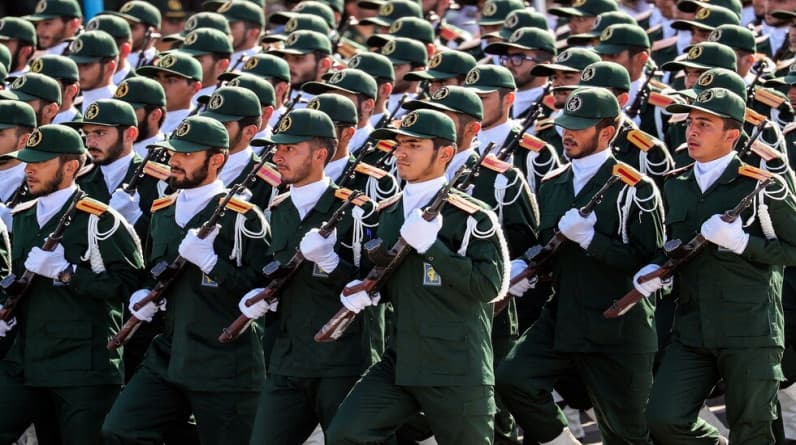تقرير أمريكي يؤكد تخلي إيران عن طلب رفع الحرس الثوري من قائمة الإرهاب.. وطهران تنفي!
