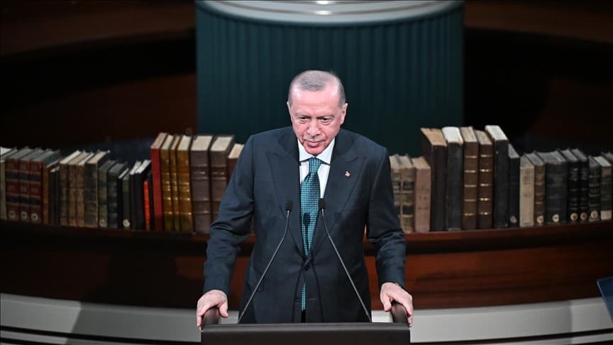 الرئيس التركي رجب طيب أردوغان متحدثا عقب لقاء مع بابا الفاتيكان