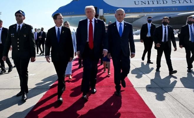 نتنياهو وهرتسوغ في استقبال ترامب خلال زيارته الأخيرة لكيان الاحتلال