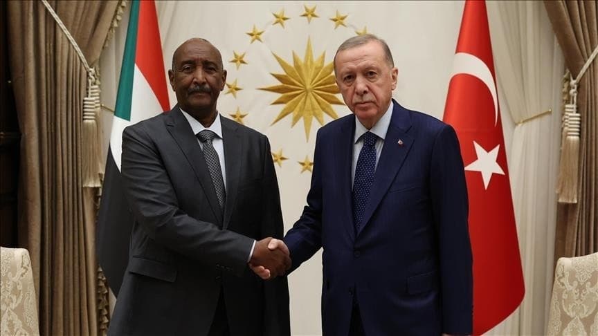 أردوغان يستقبل البرهان بمراسم رسمية في أنقرة
