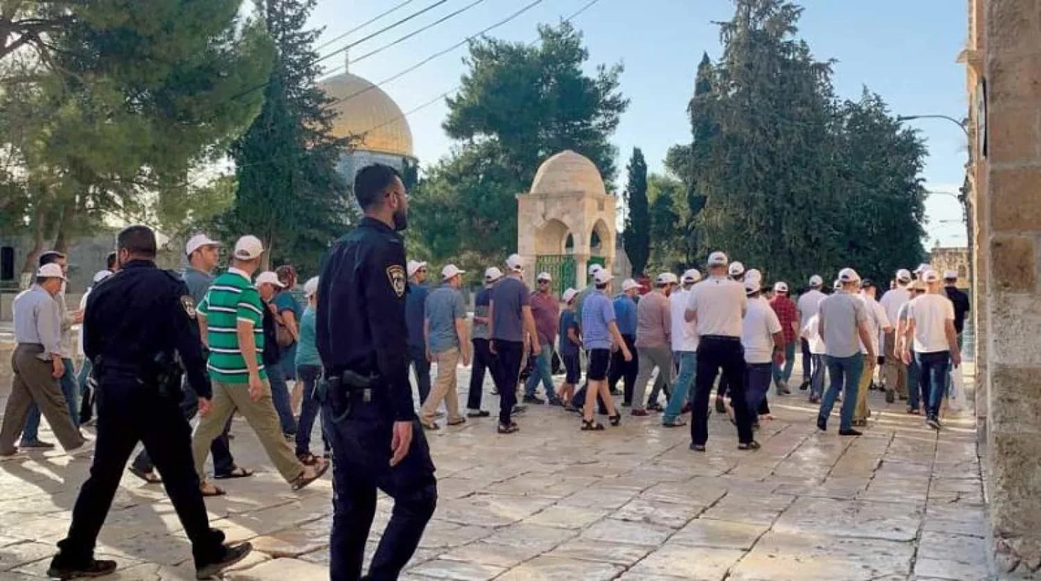 عشرات المستوطنين يقتحمون المسجد الأقصى بحماية شرطة الاحتلال