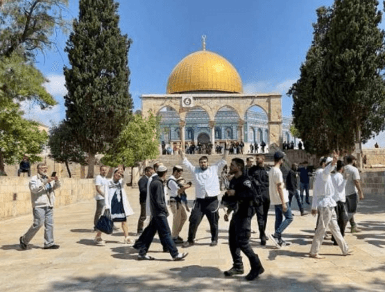 المسجد الأقصى تحت الحصار