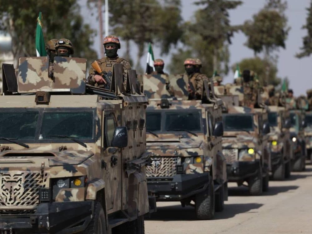 الجيش السوري يتهم قسد بفتح سجون داعش في الشدادي