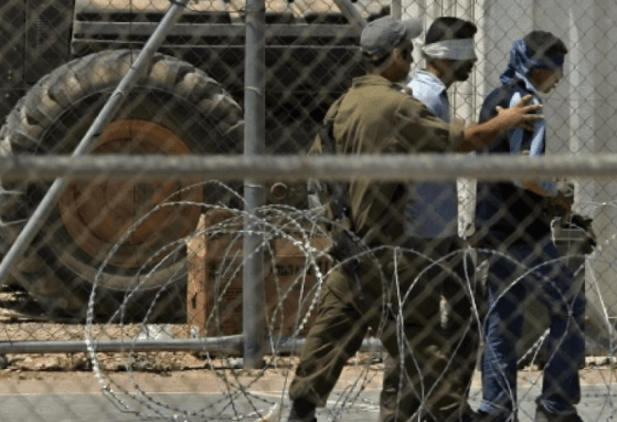 الانتهاكات ضد الأسرى الفلسطينيين