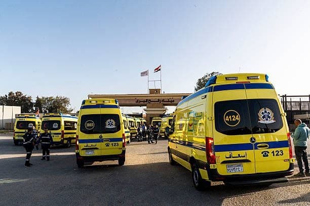خروج 5 من 50 مريضاً و12 عائداً فقط عبر معبر رفح.. أرقام تكشف سياسة إذلال ممنهجة
