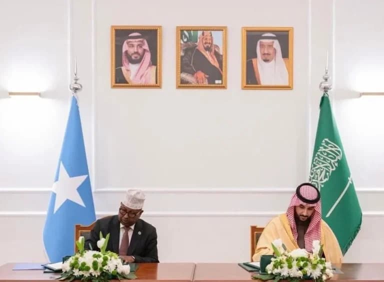 اتفاق الصومال والسعودية: تحالف دفاعي يعيد رسم معادلات الأمن في القرن الإفريقي-768x564