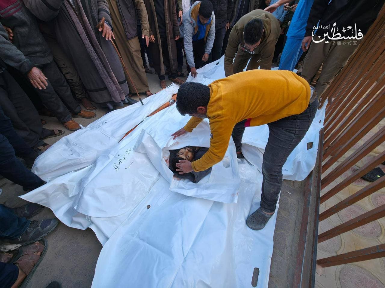 شهيد وإصابات في وسط غزة.. الاحتلال يواصل خرق وقف النار وتصعيده الميداني