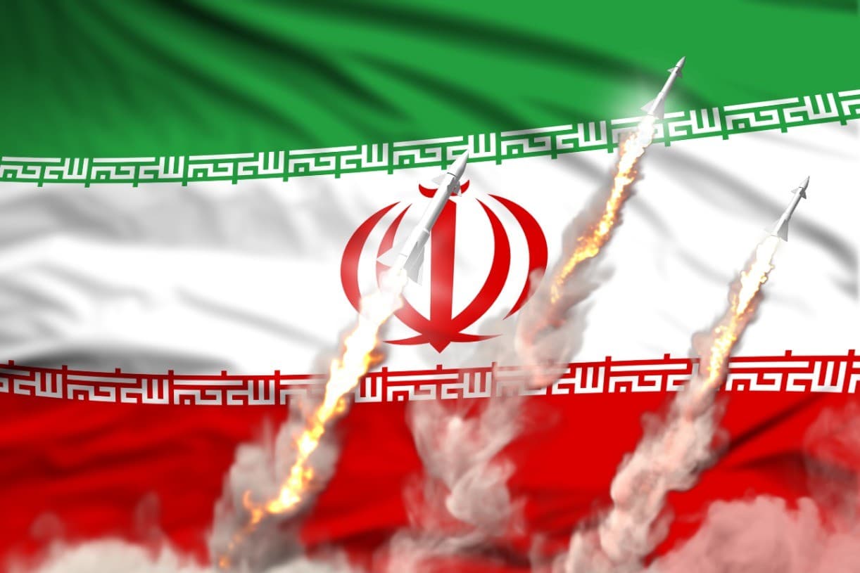 النفط على صفيح ساخن: كيف يدفع التصعيد المحتمل ضد إيران أسعار الطاقة إلى حافة الانفجار؟