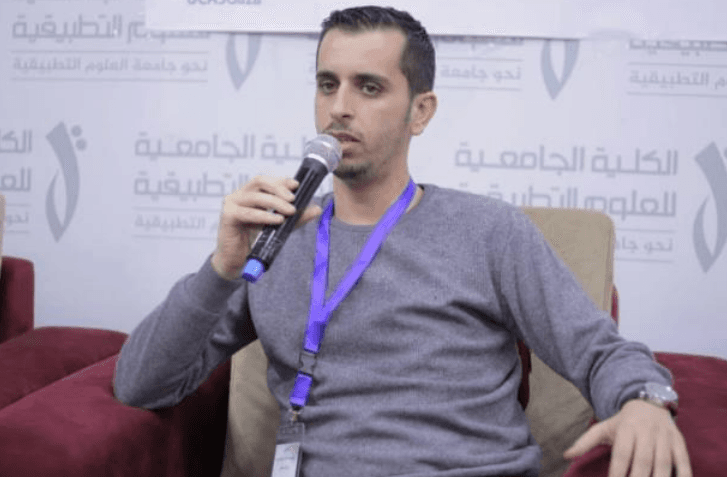 أحمد أبو قمر