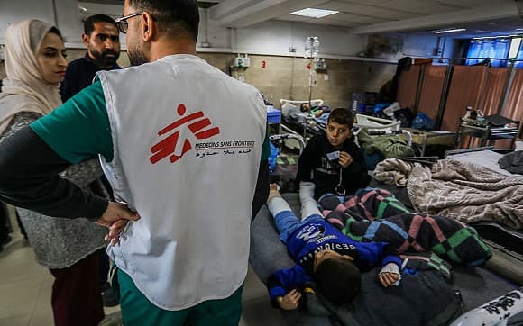 60% إصابات مباشرة في غزة وسط انهيار صحي خانق رغم الهدنة