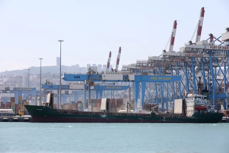 أوكرانيا تستدعي سفير الاحتلال للتوبيخ بسبب "الحبوب المسروقة": منصات للشحن والتفريغ في ميناء حيفا (الأوروبية)