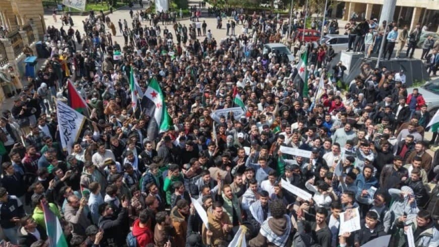 امتدت التحركات من درعا إلى دمشق وصولاً إلى حلب حيث خرجت تظاهرات وتجمعات ومسيرات ووقفات أمام مؤسسات دولية ومرافق تعليمية.jpeg