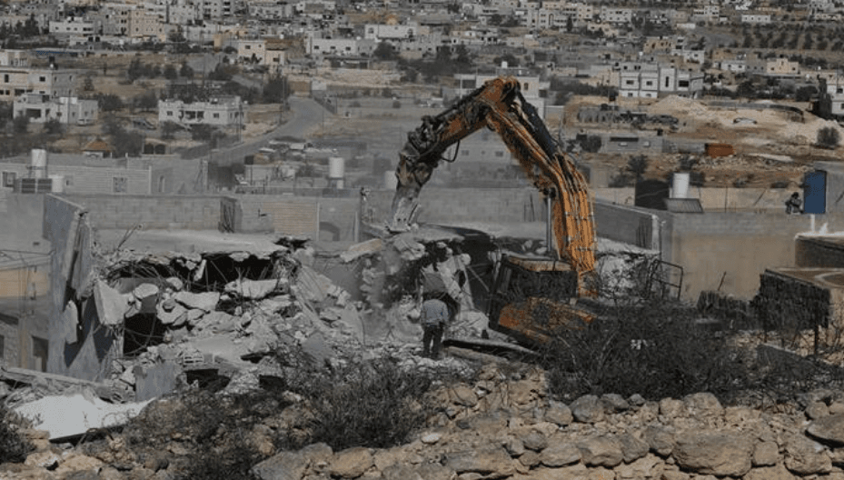 الاحتلال يواصل سياسة الهدم في مسافر يطا جنوب الخليل