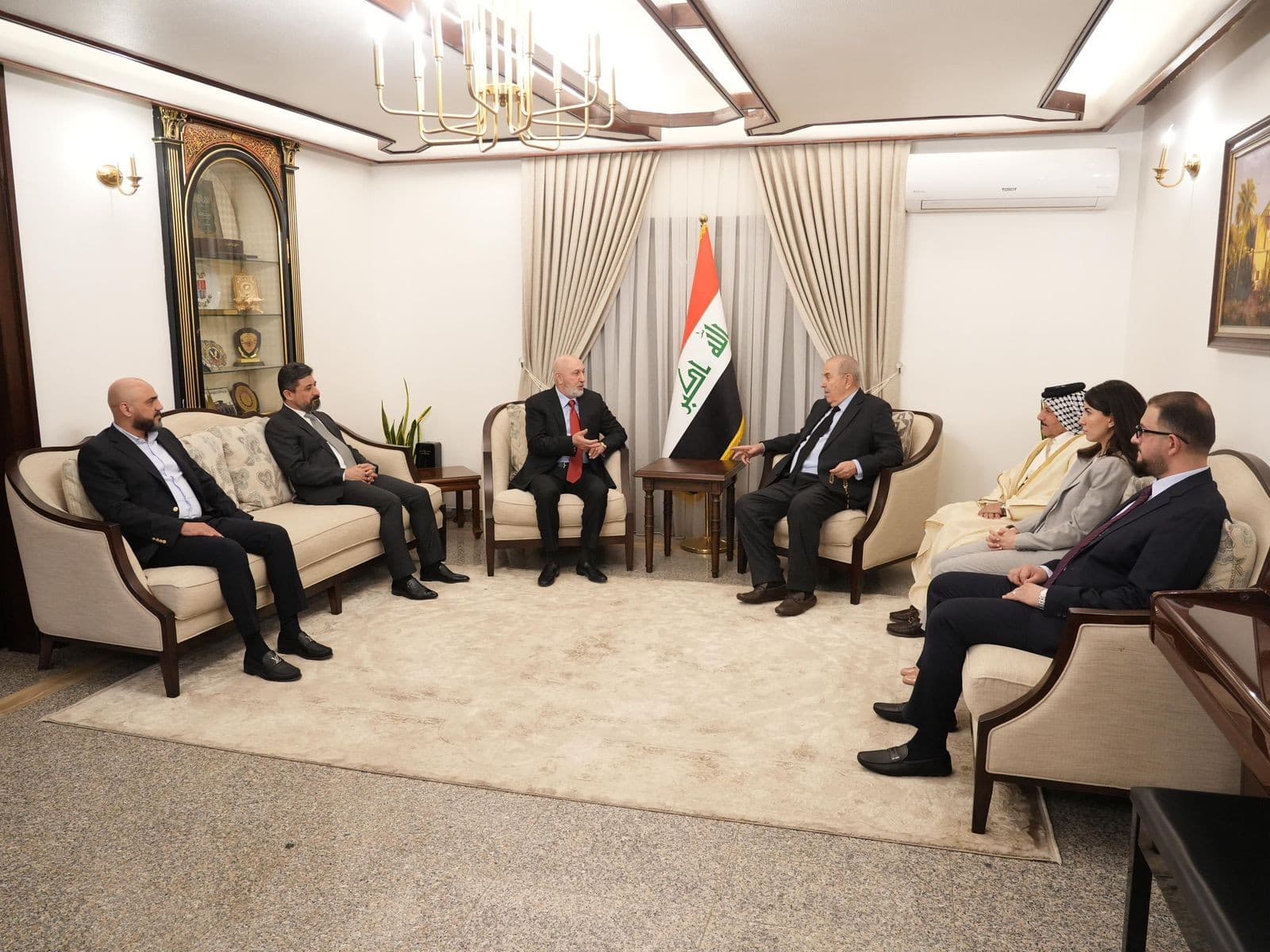 د. إياد علاوي يستقبل رئيس الجمهورية العراقي نزار آميدي.jpeg