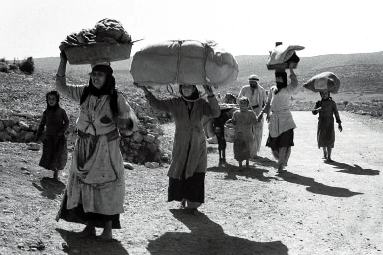 أجبرت العصابات الصهيونية نحو 800 ألف فلسطيني على النزوح من ديارهم عام 1948 (رويترز)