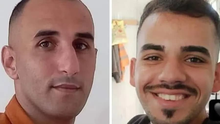 مدير مباحث شرطة خانيونس وسام فايز عبد الهادي والرقيب فادي عبد المعطي هيكل- صفحة مدينة خانيونس على في