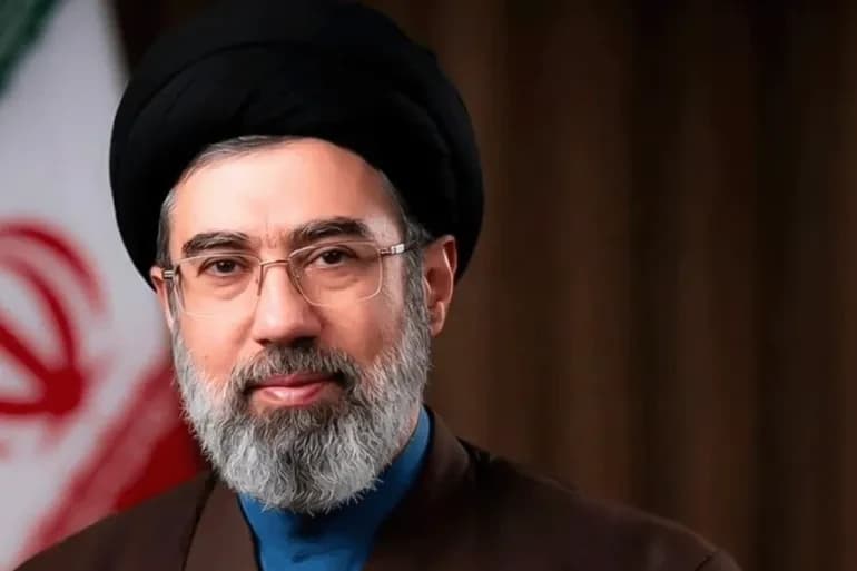 خامنئي يكشف عن ساحتين جديدتين لهزيمة أعداء إيران
