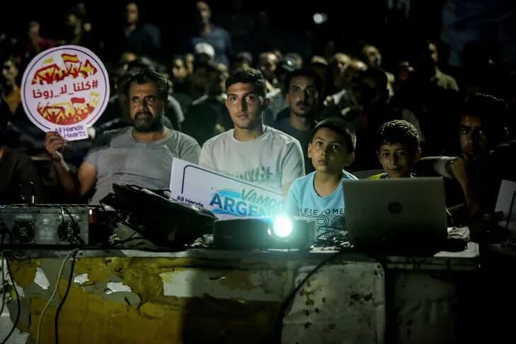 "كلنا لا روخا": وفاءً لدعمها لفلسطين.. غزة تحتفي بتتويج إسبانيا بالمونديال