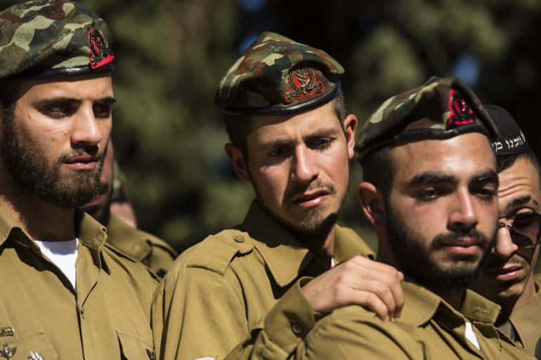ضابط إسرائيلي: المستوطنات تستنزفنا وتعيدنا للوحل اللبناني