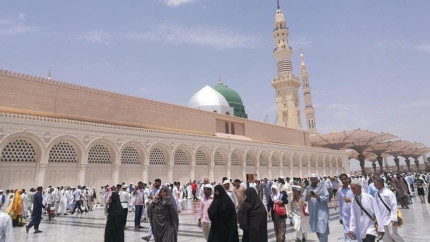السعودية تسمح بفتح المتاجر خلال أوقات الصلاة بعد حظر 40 عاما