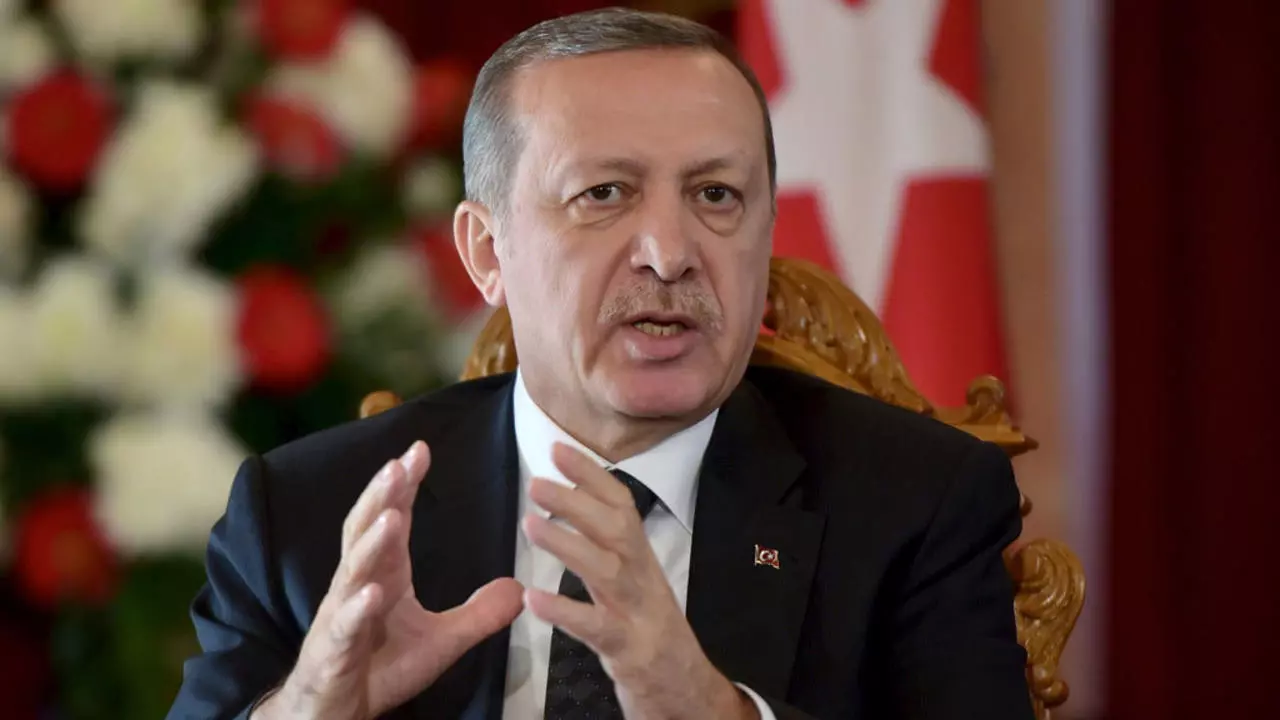 أردوغان يعتزم بحث توتر العلاقات التركية الأمريكية