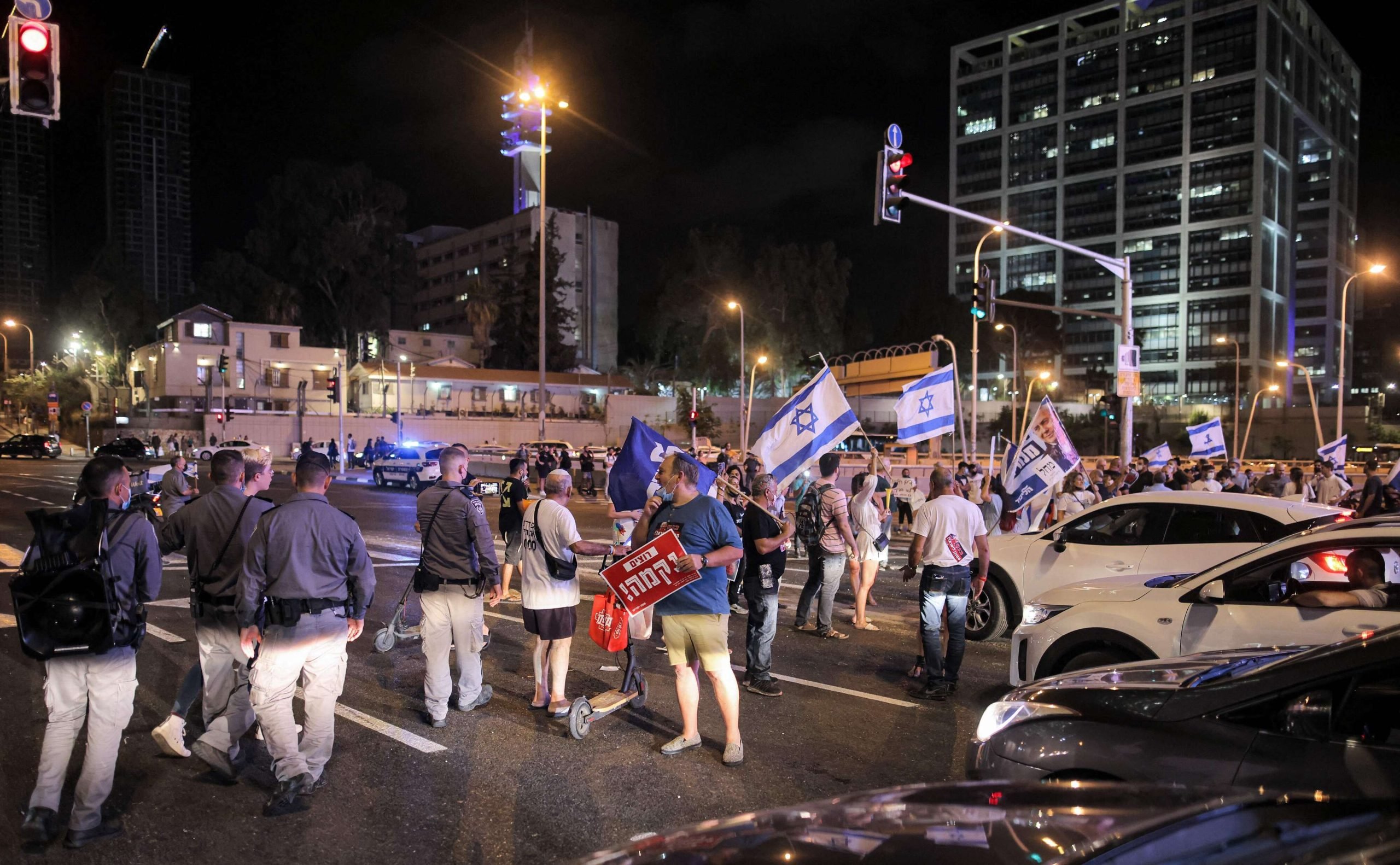 إسرائيليون يتظاهرون ضد  نقل النفط الإماراتي عبر بلادهم